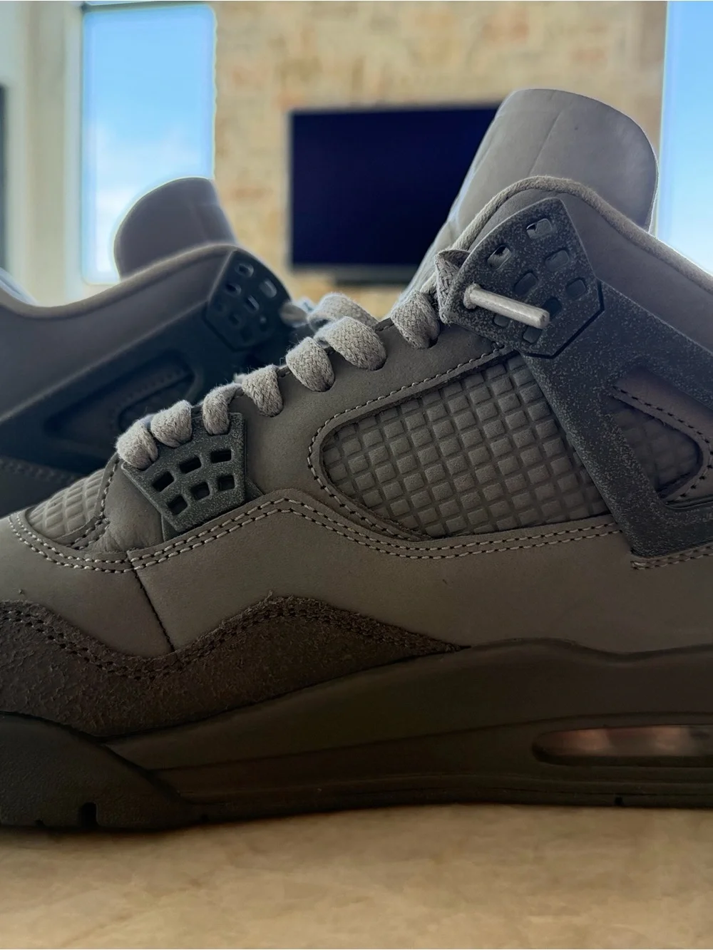 Jordan Retro 4 Men’s Sneakers — Grey